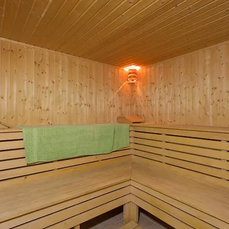 Mandl Sauna Pool Rollstuhlgaengig *