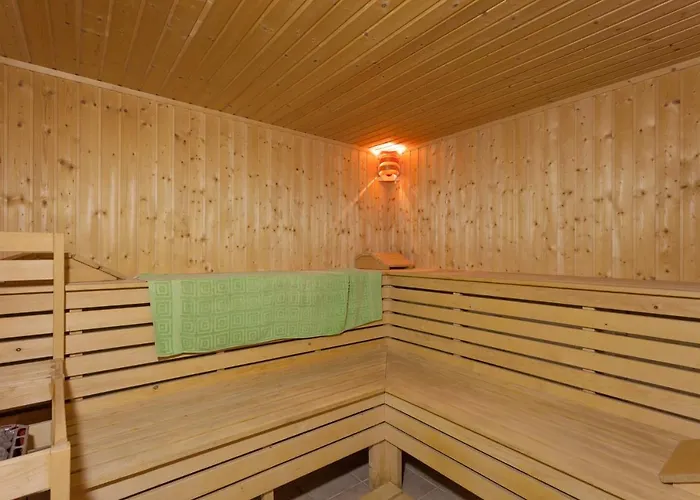 Mandl Sauna Pool Rollstuhlgängig *